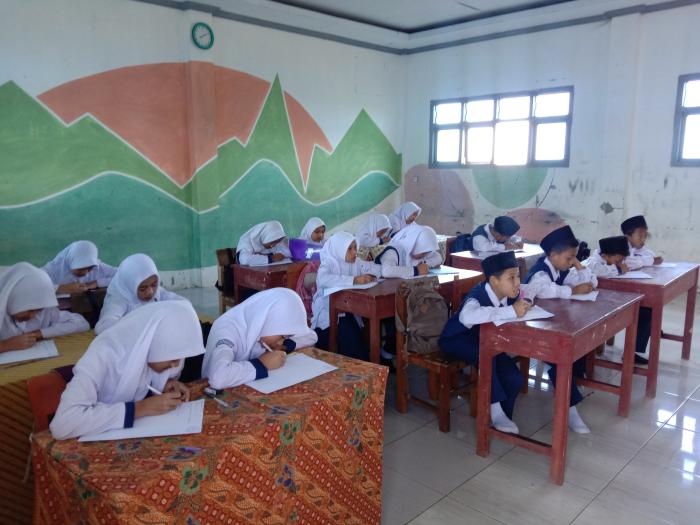 Pelaksanaan Ujian Tengah Semester Mts Al-Khikmah Kerinci Pelaksanaan Ujian Tengah Semester Mts Al-Khikmah Kerinci